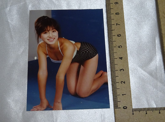 中森明菜さんの非公式の写真も買取しています