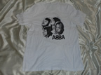 アバのTシャツ